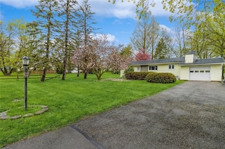 18 Mason Rd, Fairport, NY 14450