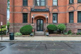 284 Orange St Unit 203, New Haven, CT 06510