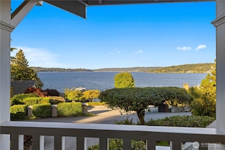 17453 SE 40th Place, Bellevue, WA 98008