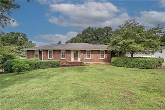 121 Arrowhead Dr, Cartersville, GA 30120