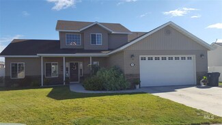 705 Pine St, Filer, ID 83328