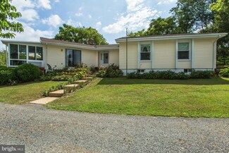 39952 Lookout Ln, Waterford, VA 20197