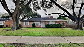 11027 Ensbrook Dr, Houston, TX 77099