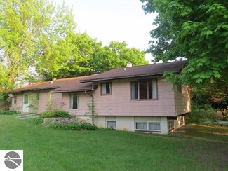 6171 Bunker Hill Rd, Central Lake, MI 49622