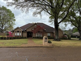 1004 Richard Cir, Palestine, TX 75803