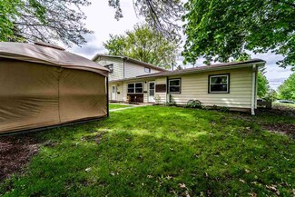 104 E Ave, Grundy Center, IA 50638