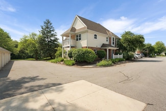 2901 Foggy Glen Dr, Valparaiso, IN 46385