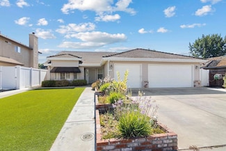 65 Reed Rd, Oakdale, CA 95361