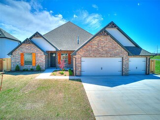 2132 SW 39th St, Moore, OK 73160