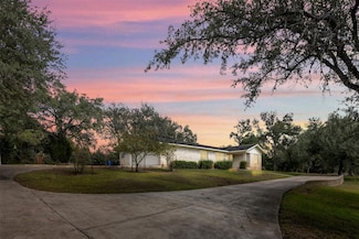 9504 Flintrock Cir, Austin, TX 78737