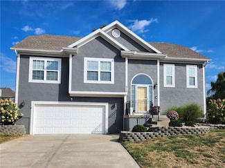 414 Killarney Ln, Smithville, MO 64089