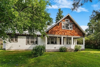 103 Tracy St, Gallatin Gateway, MT 59730