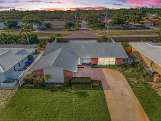 14341 Passage Way, Seminole, FL 33776