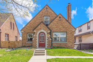 4248 S 1st St, Milwaukee, WI 53207