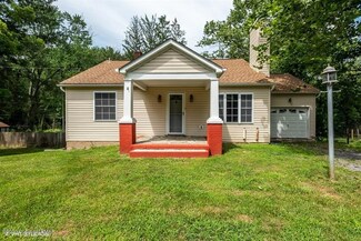 1368 Reish Rd, Stroudsburg, PA 18360