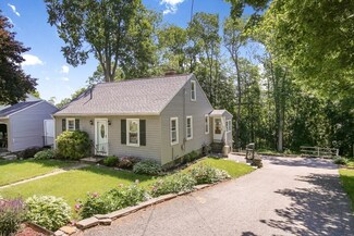 433 Dennison Dr, Southbridge, MA 01550