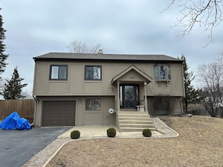 283 E Cleburne Ave, Bartlett, IL 60103