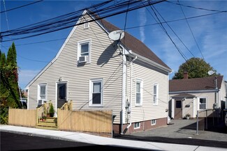 4 Ryan Ave, Bristol, RI 02809