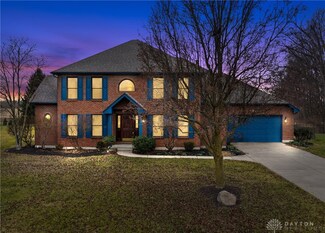 231 Old Carriage Dr, Englewood, OH 45322