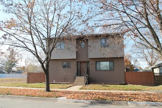 2027 Charles St, La Crosse, WI 54603