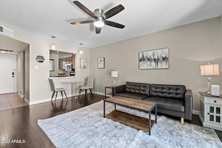 7474 E Earll Dr Unit 212, Scottsdale, AZ 85251