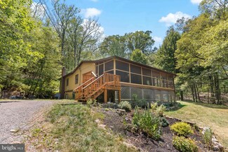 132 Hill Top Rd, Great Cacapon, WV 25422