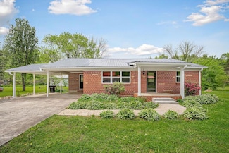 1320 River Dr, Celina, TN 38551