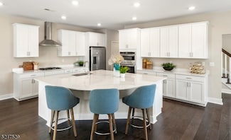 21 Eastwood Terrace, East Hanover Twp., NJ 07035