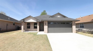 10306 Saint Patrick Dr, Midwest City, OK 73130