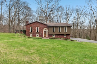 137 Dehaven Rd, Beaver Falls, PA 15010