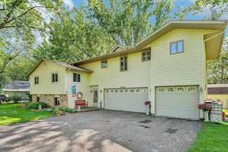 6530 Undestad St, Eden Prairie, MN 55346