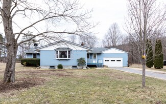 27 Wyantenuck St, Housatonic, MA 01236