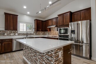 9016 W Birchover Dr, Marana, AZ 85653