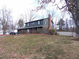 51 Farmington Rd, Nashua, NH 03060