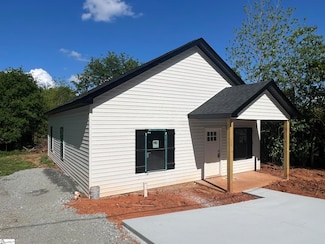 307 Hunter St, Seneca, SC 29678