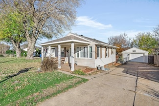 2139 Rockford Rd SW, Cedar Rapids, IA 52404