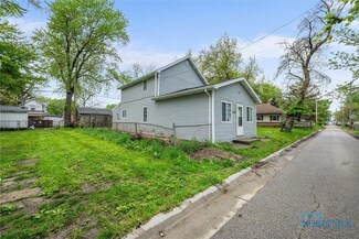 504 W Harbor View Dr, Harbor View, OH 43434
