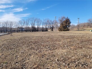 5130 Willow Creek Dr, Johnson, AR 72762