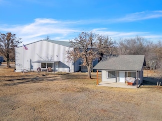 500 W Simpson Rd, Edmond, OK 73034