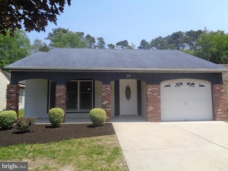 75 Maidstone Place, Southampton, NJ 08088
