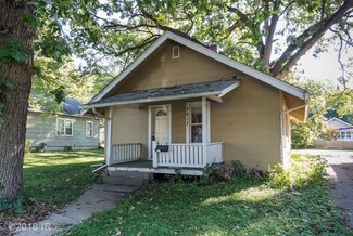 3817 13th St, Des Moines, IA 50313