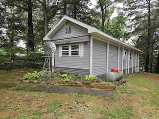 342 Ridge Rd, Harrison, MI 48625