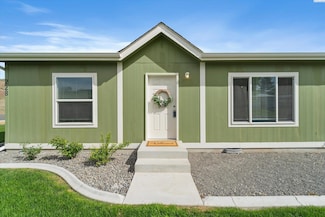 228 N Park Ave, Mesa, WA 99343