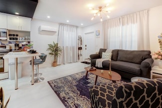 2302 Taylor St Unit 5, Hollywood, FL 33020