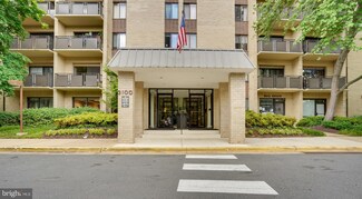 3100 S Manchester St Unit 215, Falls Church, VA 22044