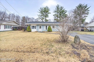 3 Memory Ln, Schenectady, NY 12304