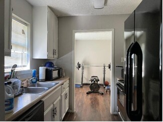 1403 S Cardinal St, Ennis, TX 75119