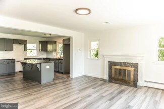 43 Oak Ln, Hershey, PA 17033