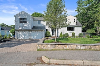 7 Helen Rd, Braintree, MA 02184
