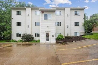 930 23rd Avenue Place Unit 6, Coralville, IA 52241
